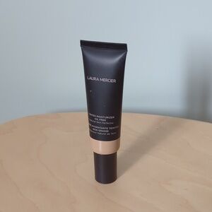 Laura Mercier Oil Free Tinted Moisturiser In 2W1